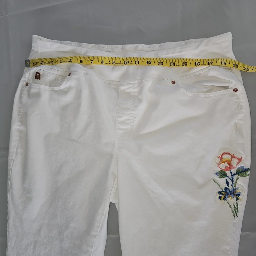 Belle By Kim Gravel 18w Woman's White Cropped Ankle Jeans - Picture 11 of 13